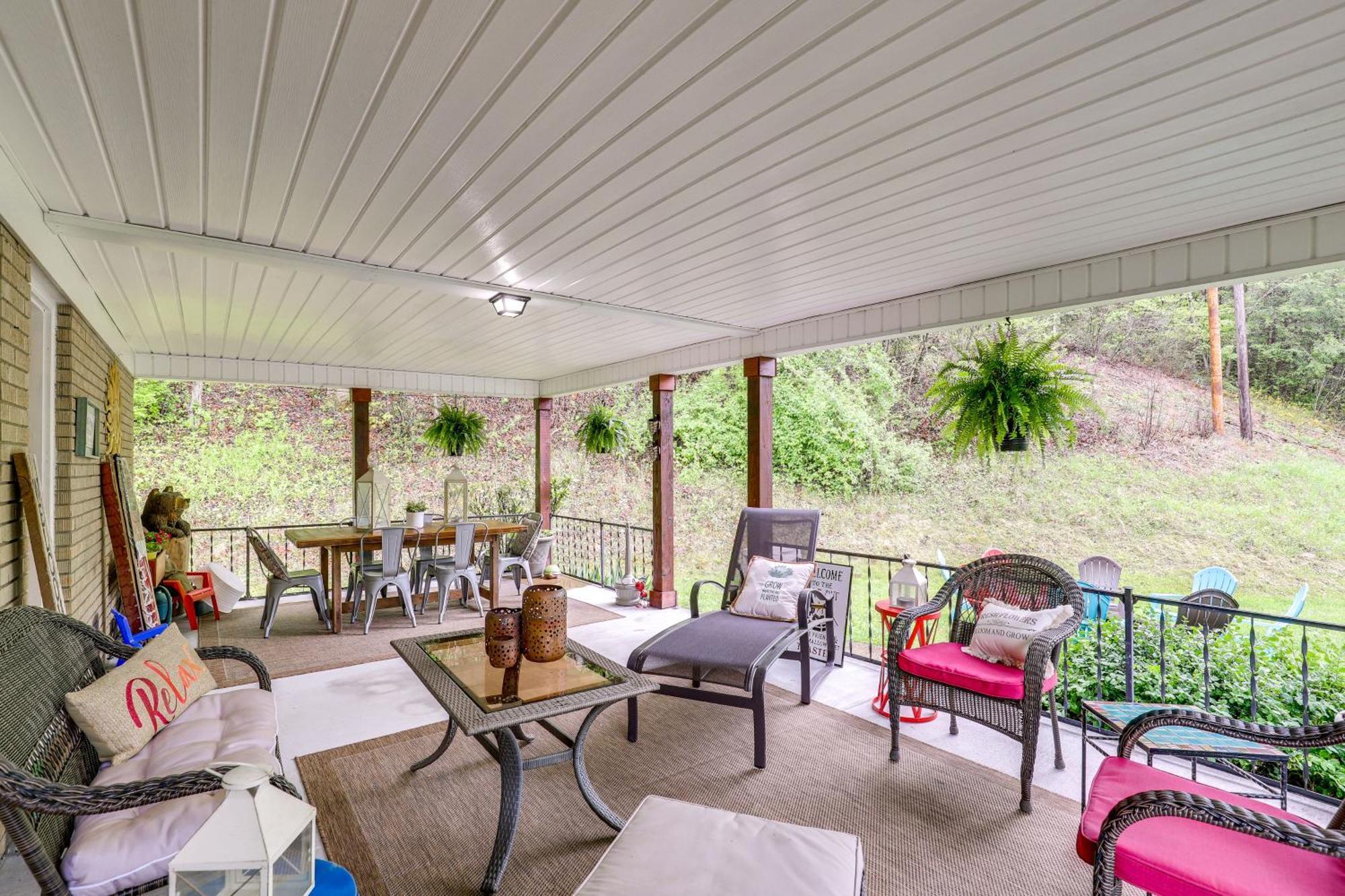 Updated Marshall Home With Fire Pit And Game Room! Εξωτερικό φωτογραφία