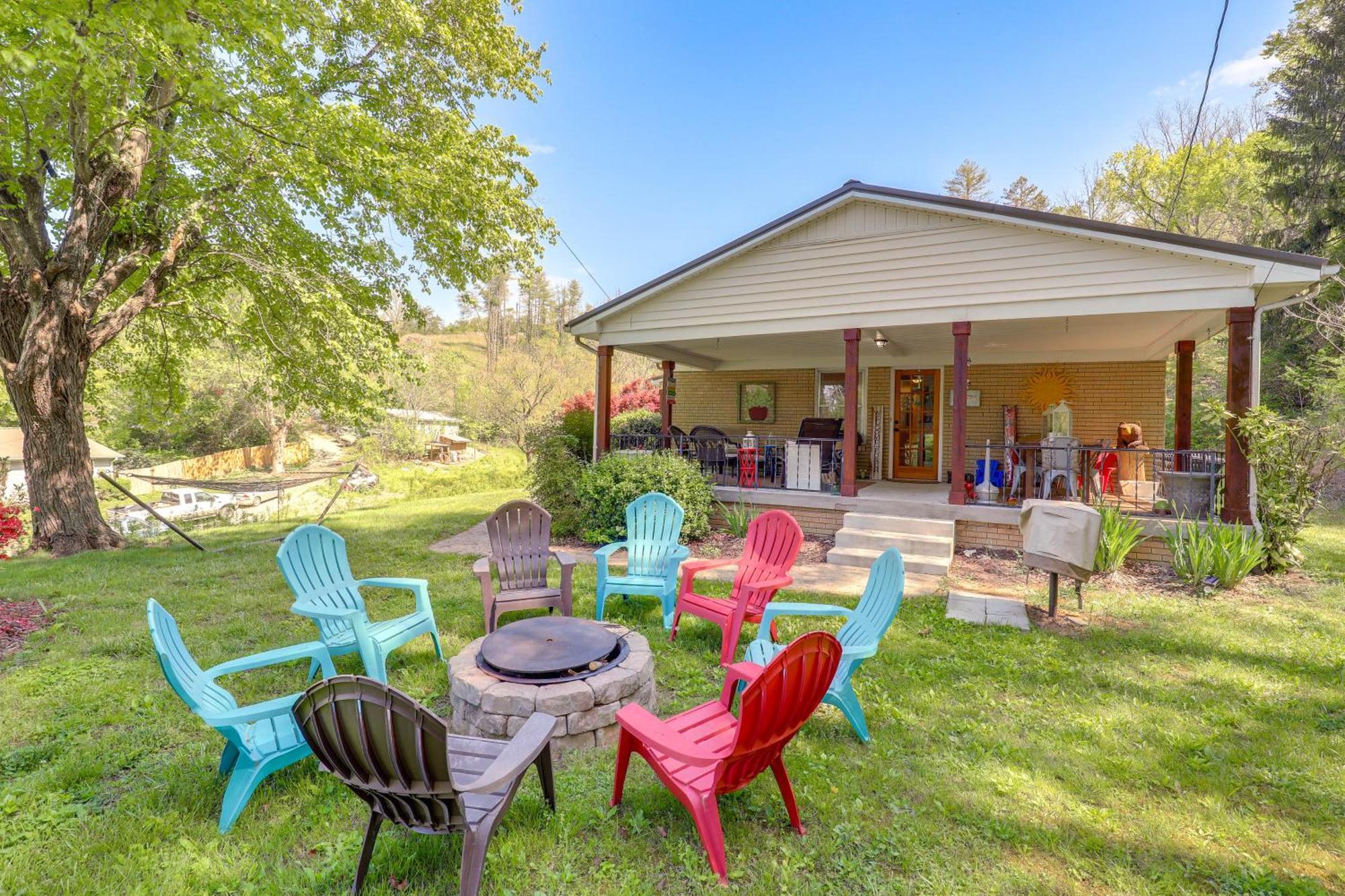 Updated Marshall Home With Fire Pit And Game Room! Εξωτερικό φωτογραφία